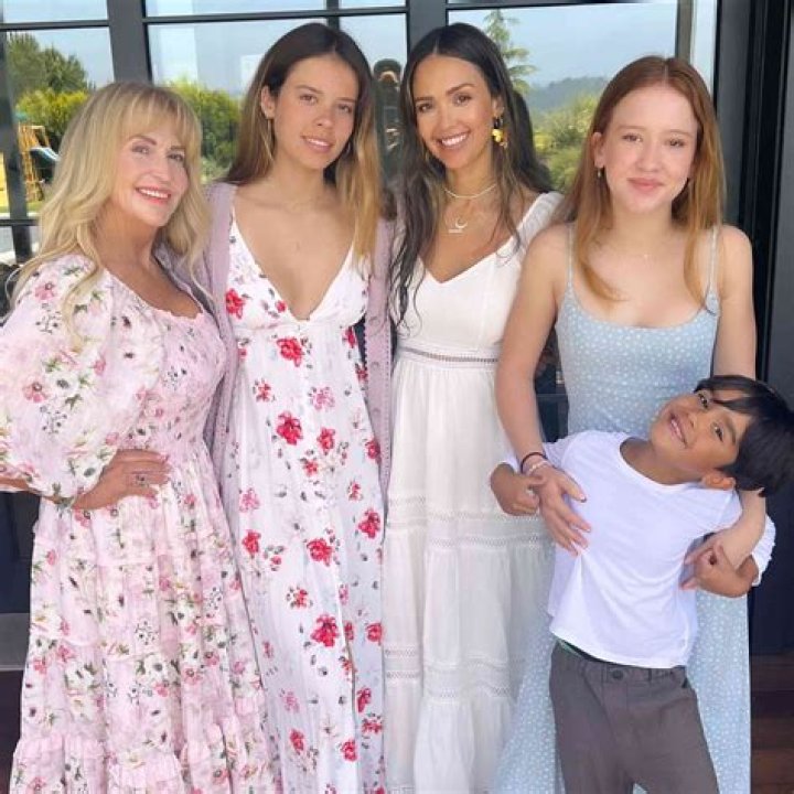 Does Jessica Alba Have OCD? Unpacking Public Curiosity About Celebrity Health
