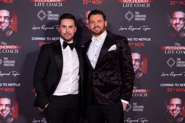 Emma Corrin IG: A Glimpse into a Unique Online Presence