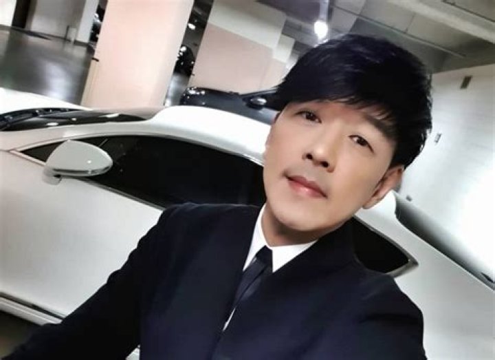 Is Ryu Shi Won Married? Exploring the Star's Personal Life