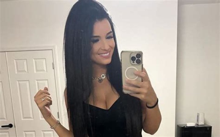 Luckless Holly's OnlyFans Leak And Its Impact