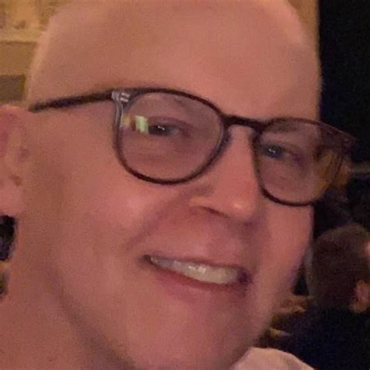 What Nationality is Dan Smith? Unpacking a Common Question