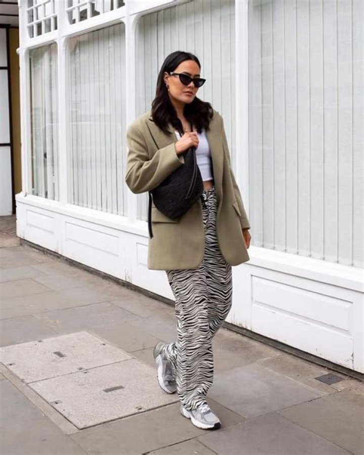 What to Wear to a Comedy Show? Your Guide to Laughing in Style
